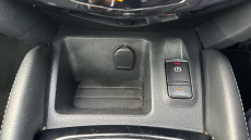 Nissan Qashqai 1.2 DiG-T N-Connecta 5dr Petrol Hatchback